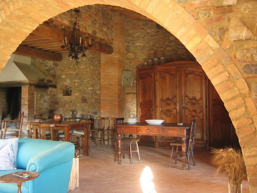 Agriturismo Il Casalino Pari Exteriör bild