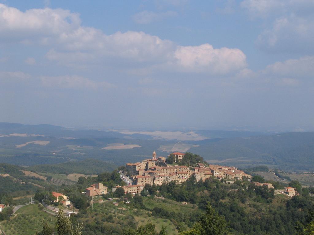 Agriturismo Il Casalino Pari Exteriör bild