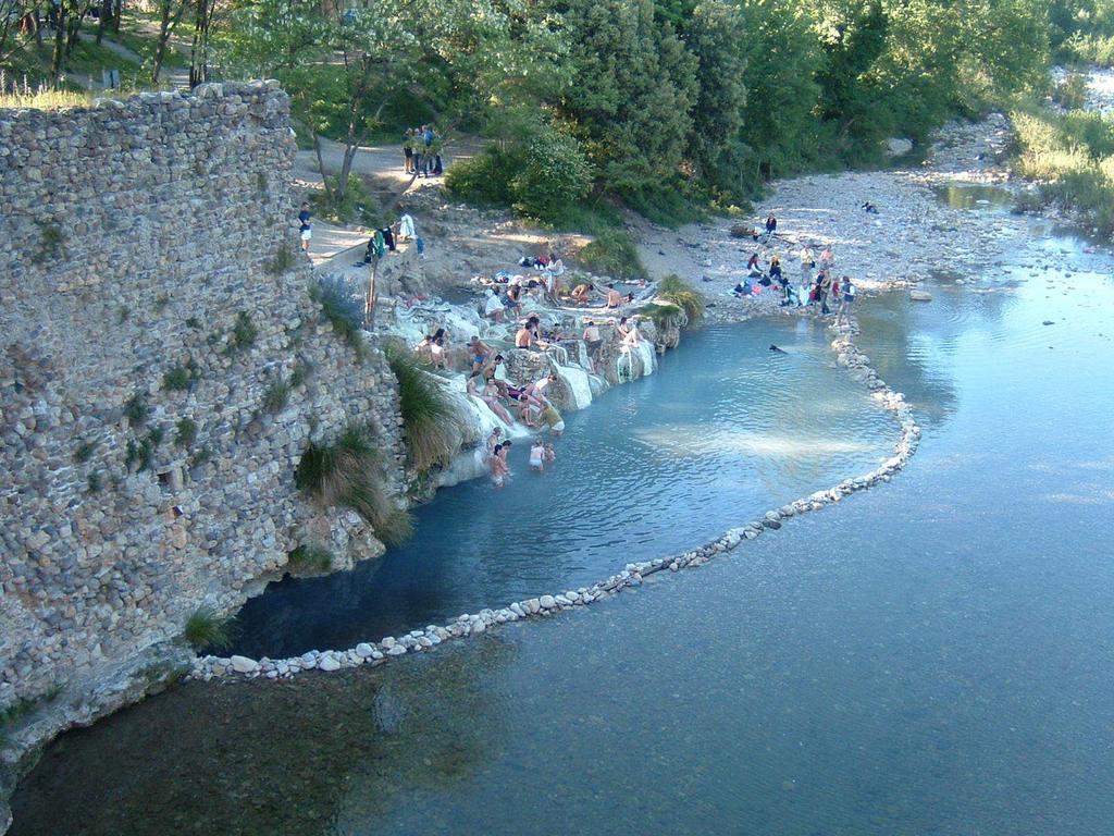 Agriturismo Il Casalino Pari Exteriör bild
