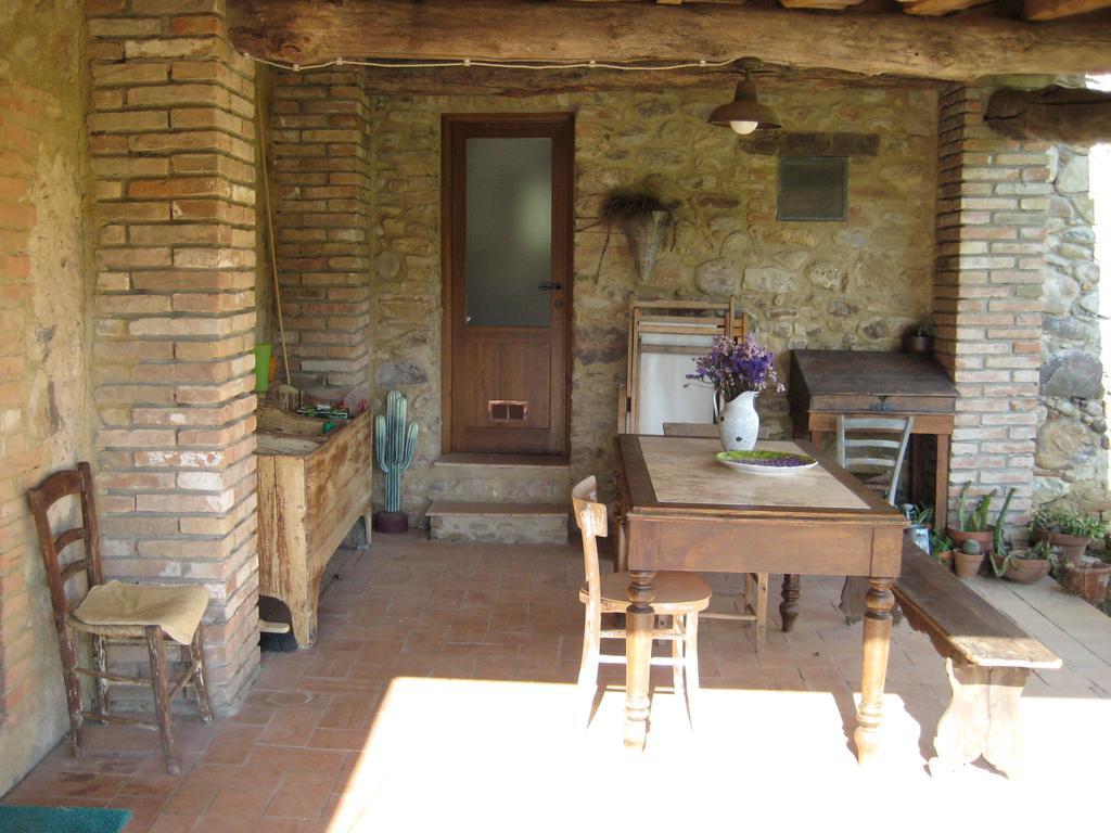 Agriturismo Il Casalino Pari Exteriör bild