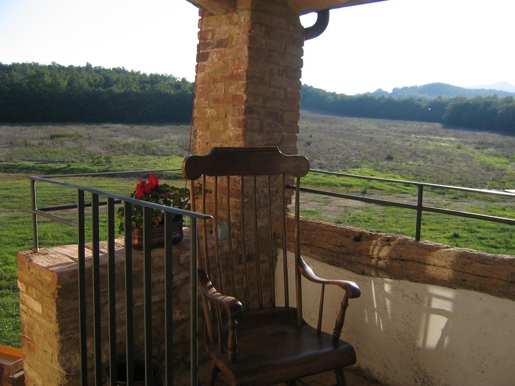 Agriturismo Il Casalino Pari Exteriör bild