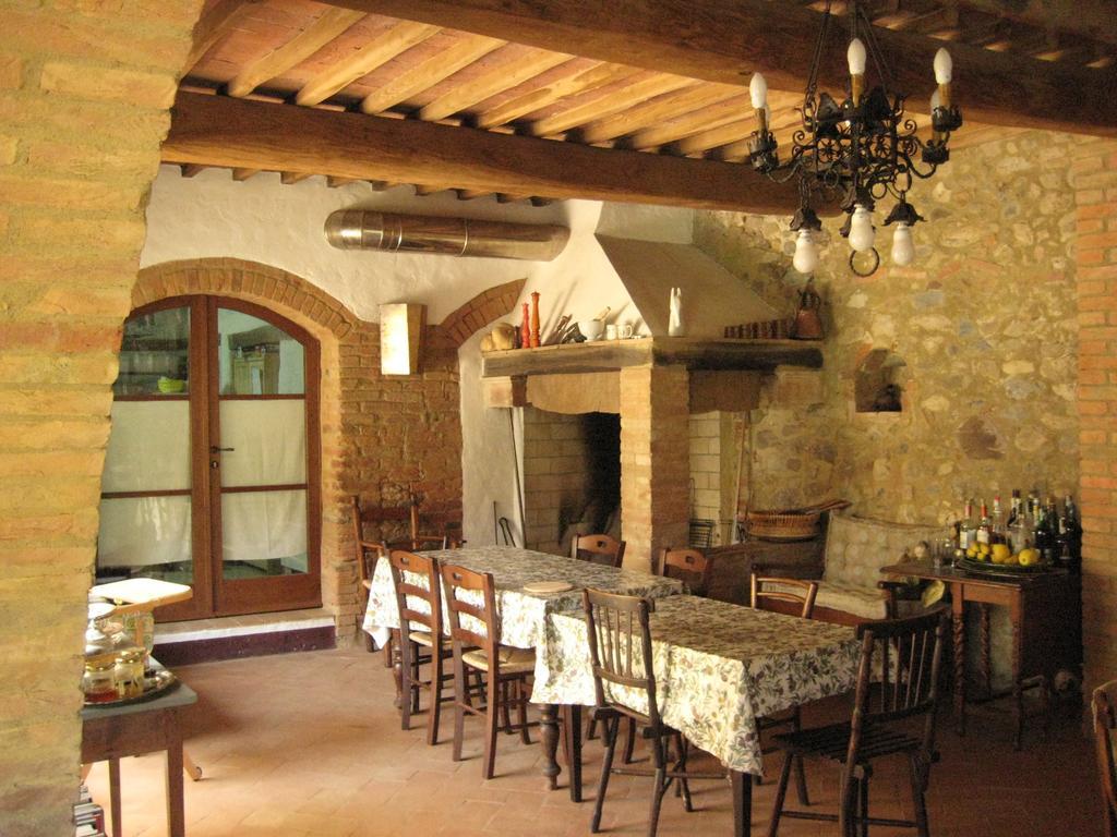 Agriturismo Il Casalino Pari Exteriör bild