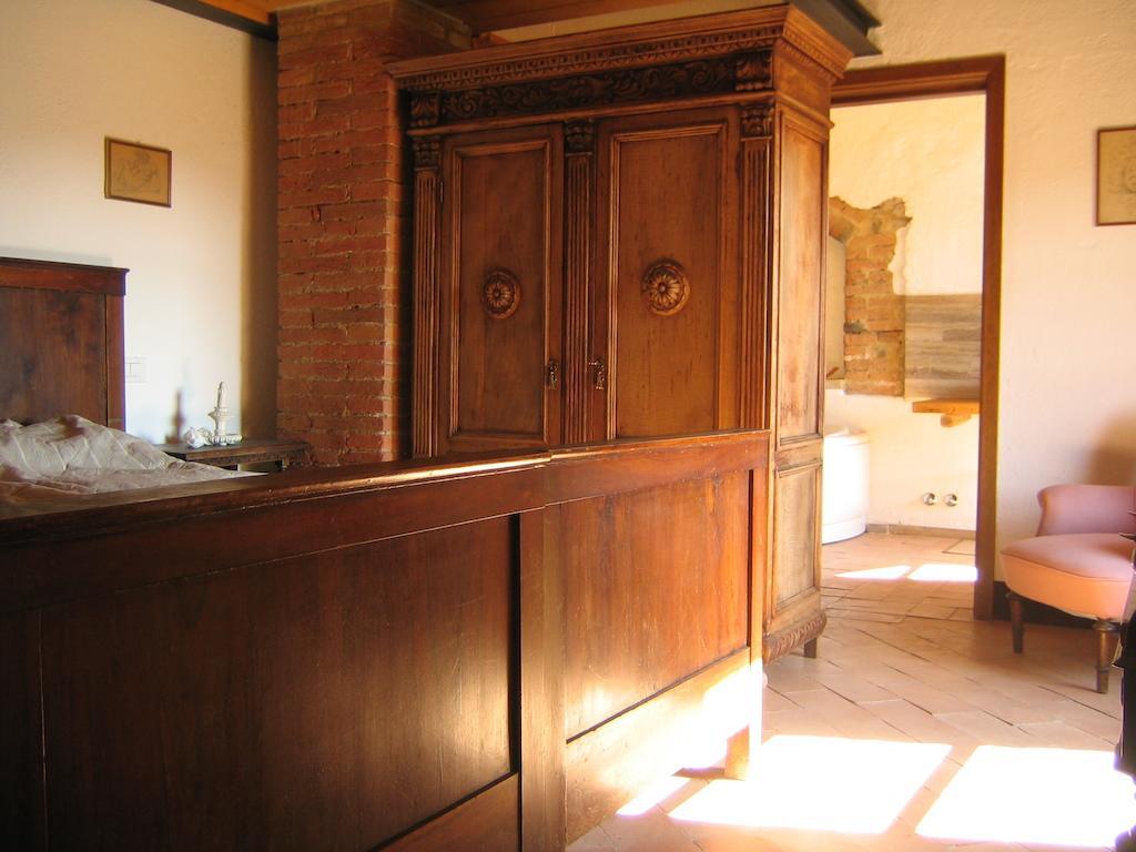 Agriturismo Il Casalino Pari Rum bild