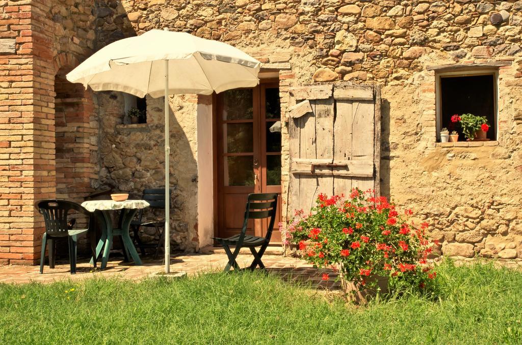 Agriturismo Il Casalino Pari Exteriör bild
