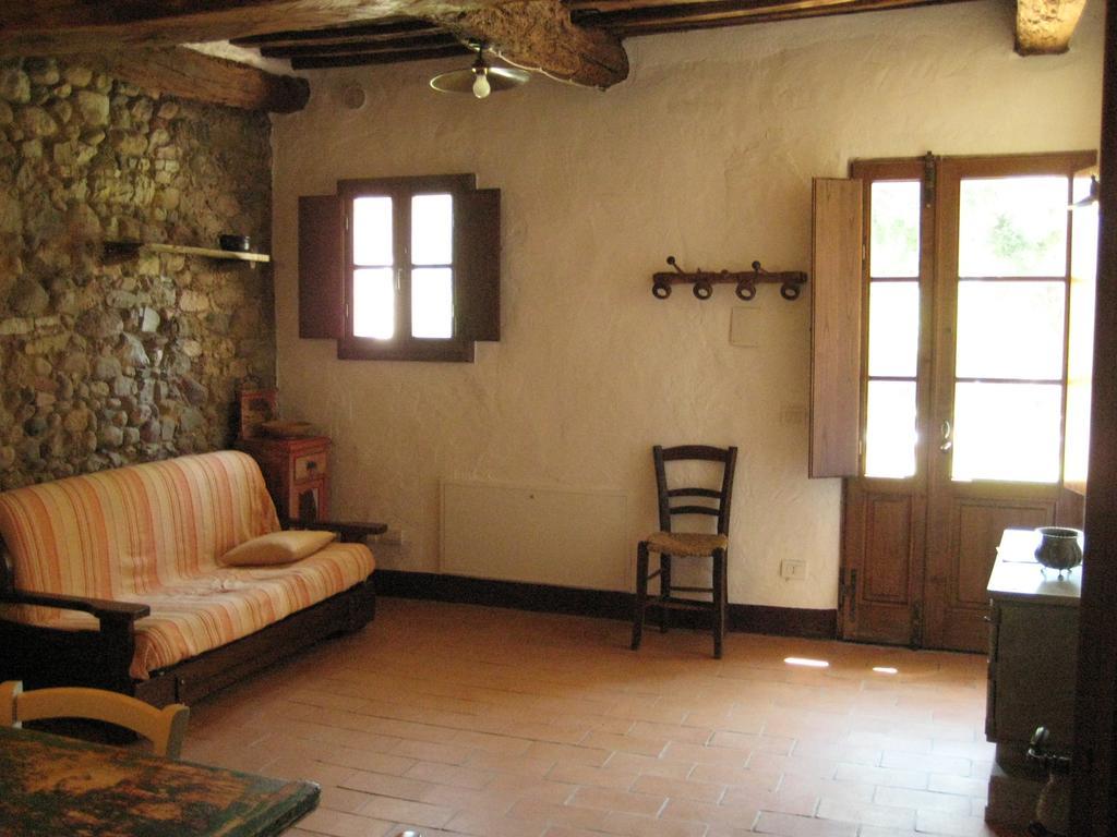 Agriturismo Il Casalino Pari Exteriör bild