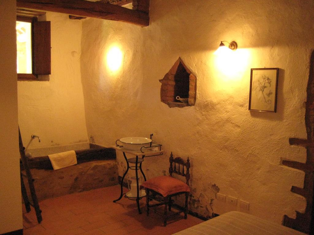 Agriturismo Il Casalino Pari Exteriör bild
