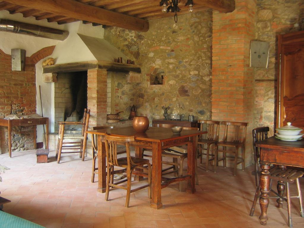 Agriturismo Il Casalino Pari Exteriör bild