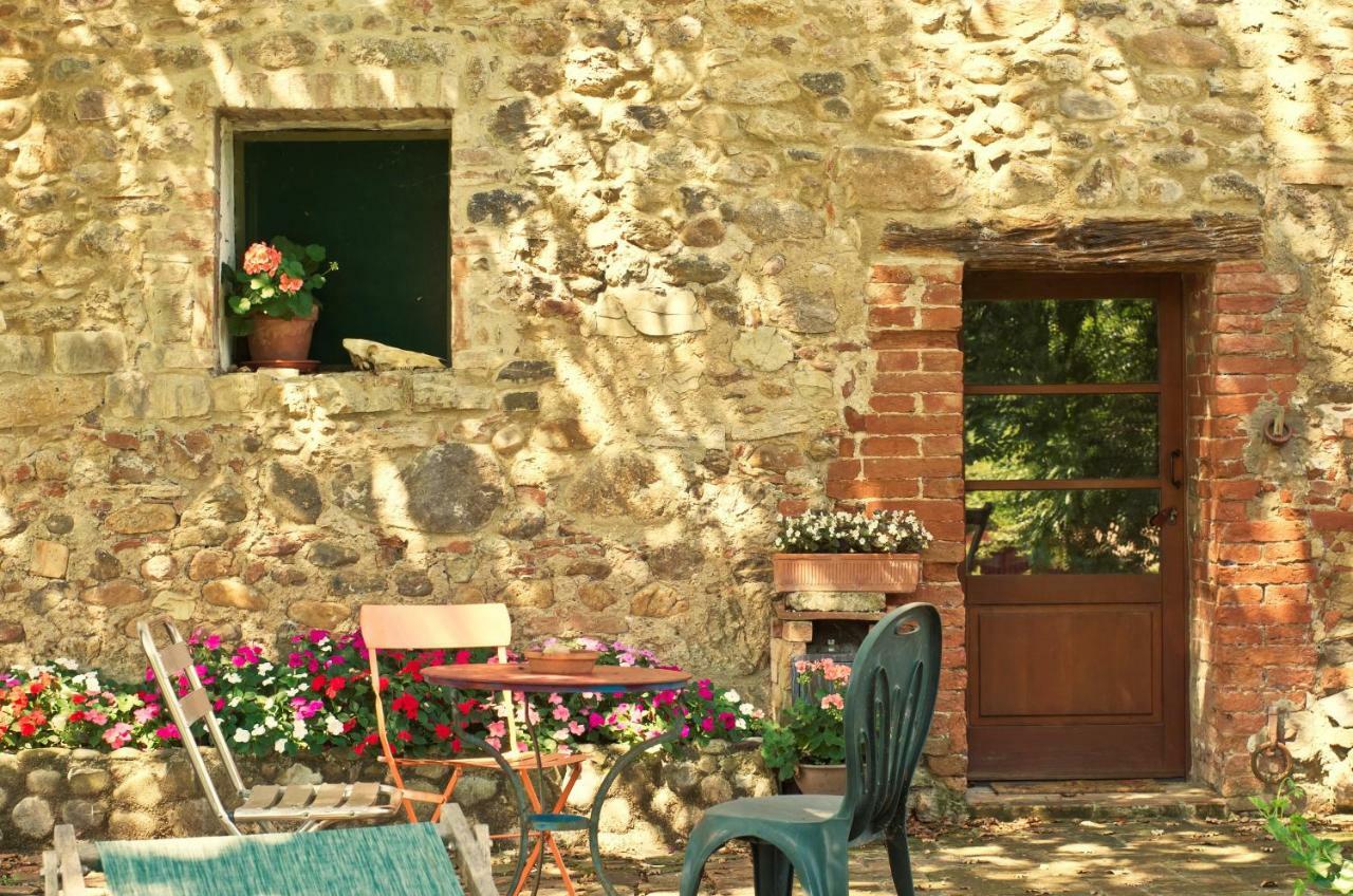 Agriturismo Il Casalino Pari Exteriör bild