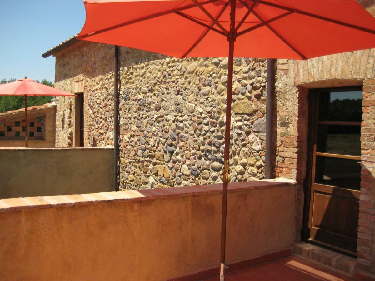 Agriturismo Il Casalino Pari Exteriör bild