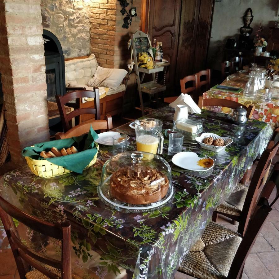 Agriturismo Il Casalino Pari Exteriör bild